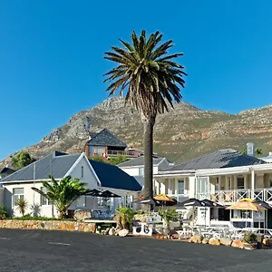 Couette-café Boulders Hotel, Cafe And Curio Shop, Simonʼs Town